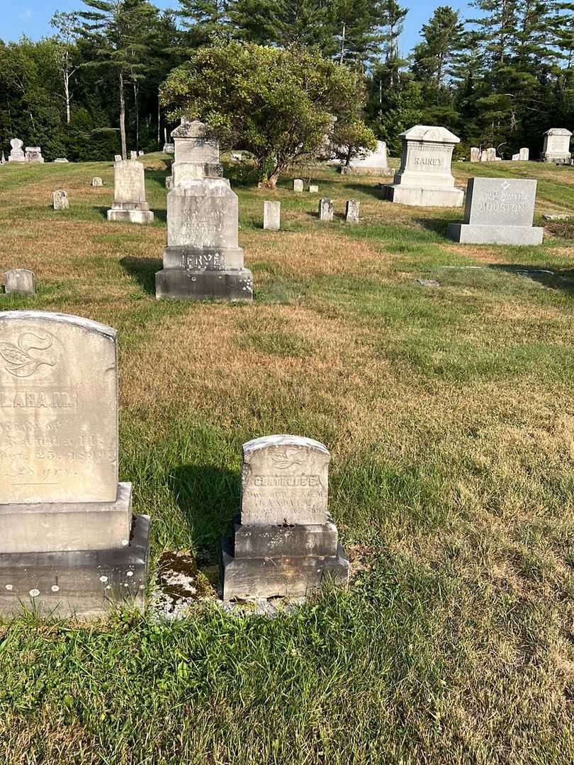 Gertrude E. Randall's grave. Photo 1