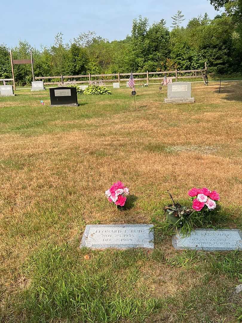 Leonard E. "Bud" Isham's grave. Photo 2