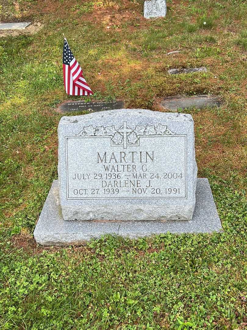 Darlene J. Martin's grave. Photo 2