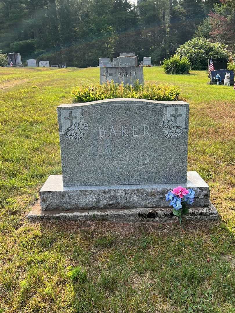 Alban Smilie Baker Senior's grave. Photo 1