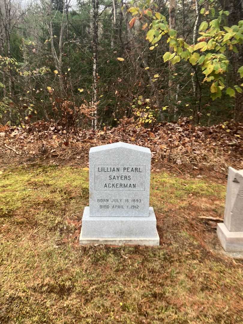 Lillian Pearl Sayers Ackerman's grave. Photo 1