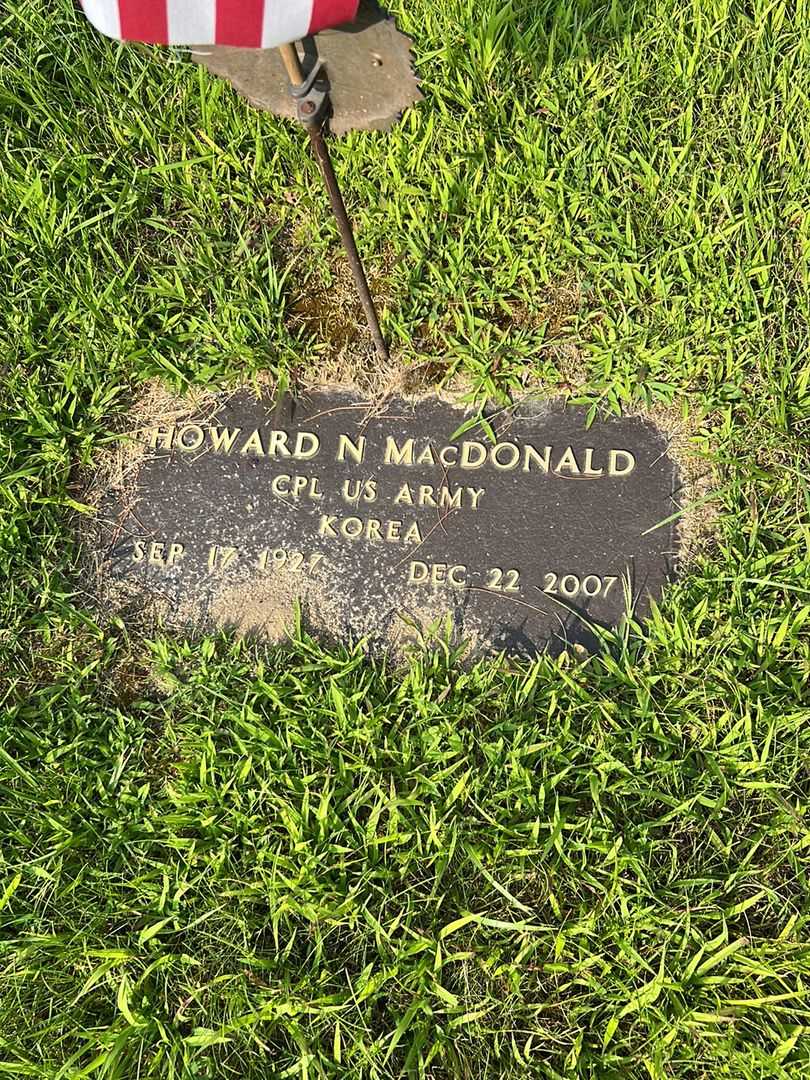 Howard N. MacDonald's grave. Photo 3