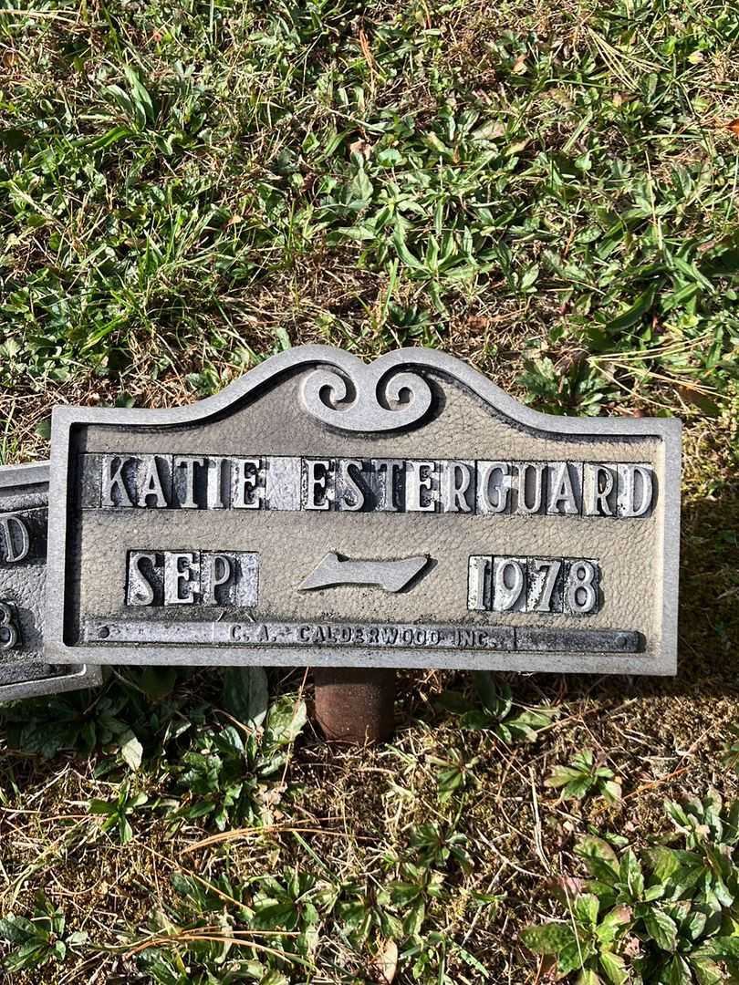 Katie Esterguard's grave. Photo 2