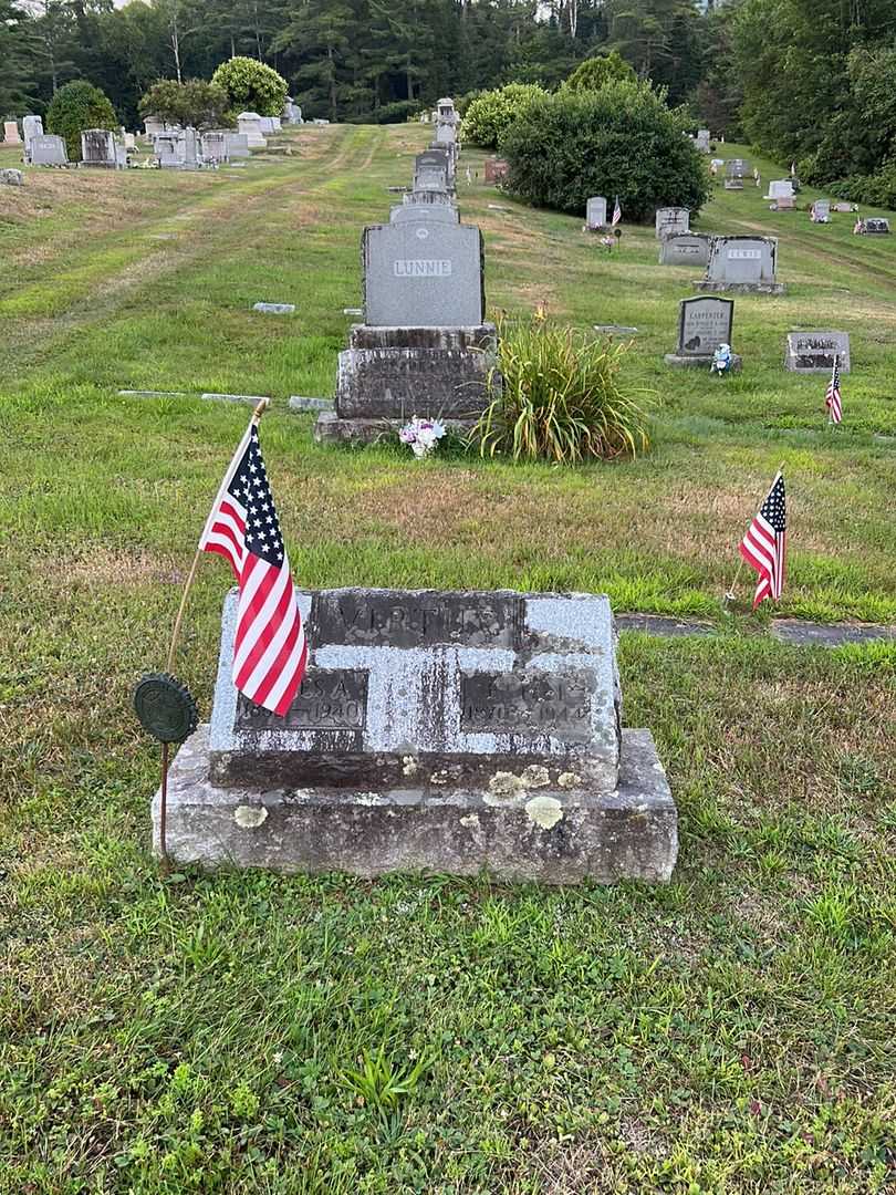 Etta I. Virtue's grave. Photo 1