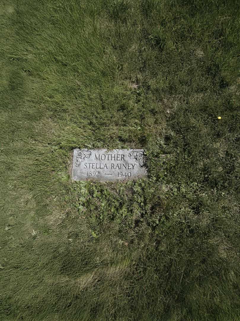Stella Rainey's grave. Photo 1