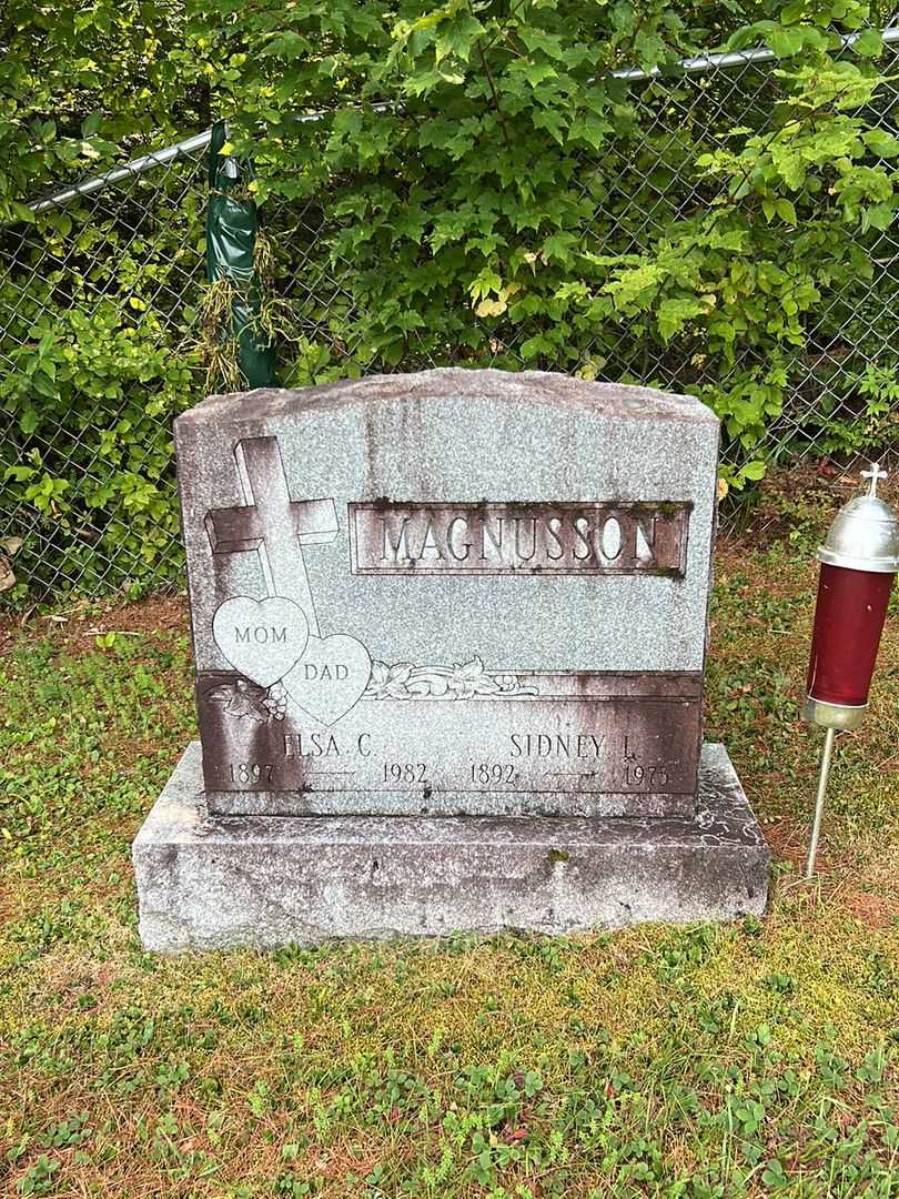 Elsa C. Magnusson's grave. Photo 2